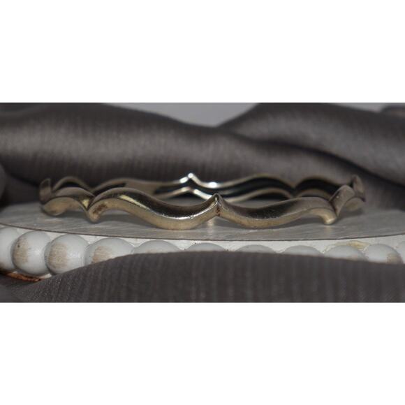 Retired James Avery 925 Wave Scroll Bangle Bracelet 14.6G / 7.5in / 4.5mm - Picture 2 of 4